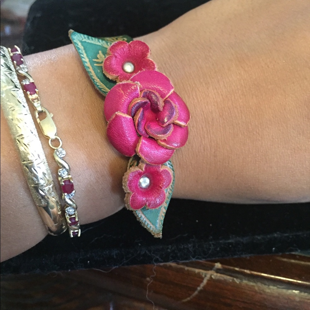 Beautiful leather flower bracelet